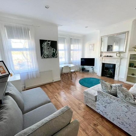 Large 3 Bedroom modern apartment close to central London Finchley Exterior foto