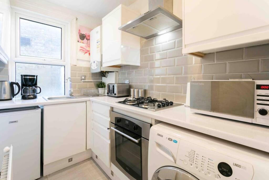 Large 3 Bedroom modern apartment close to central London Finchley Exterior foto