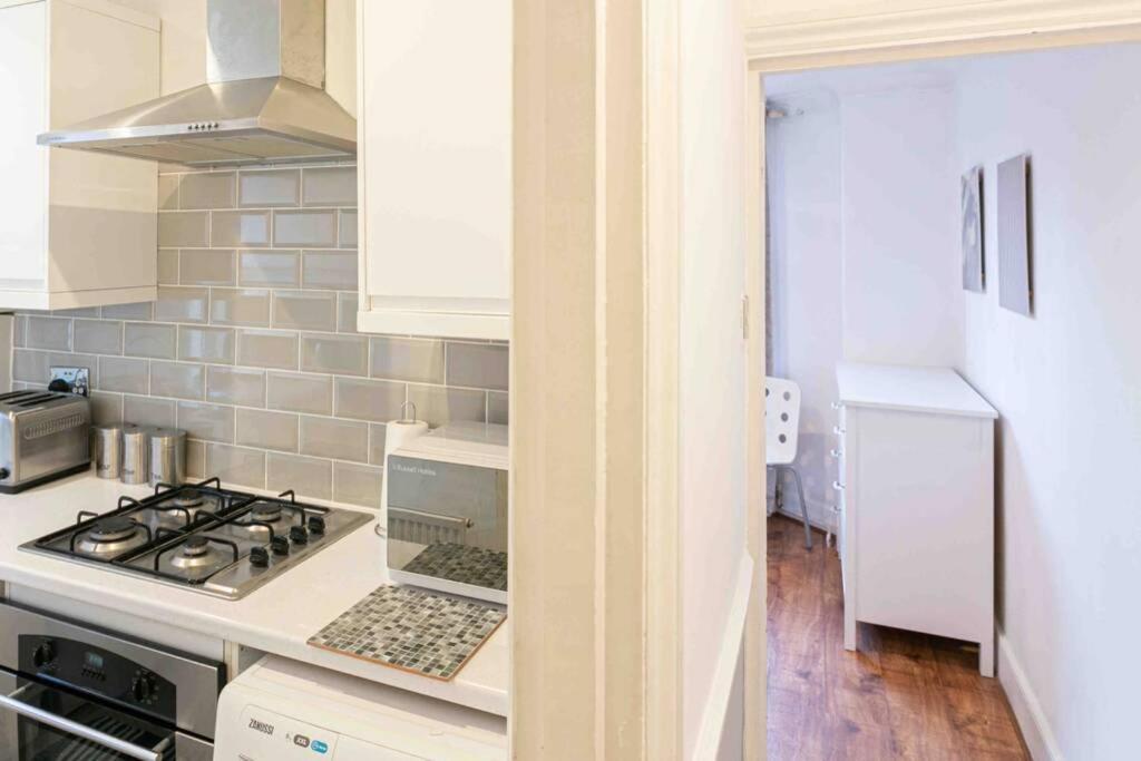 Large 3 Bedroom modern apartment close to central London Finchley Exterior foto