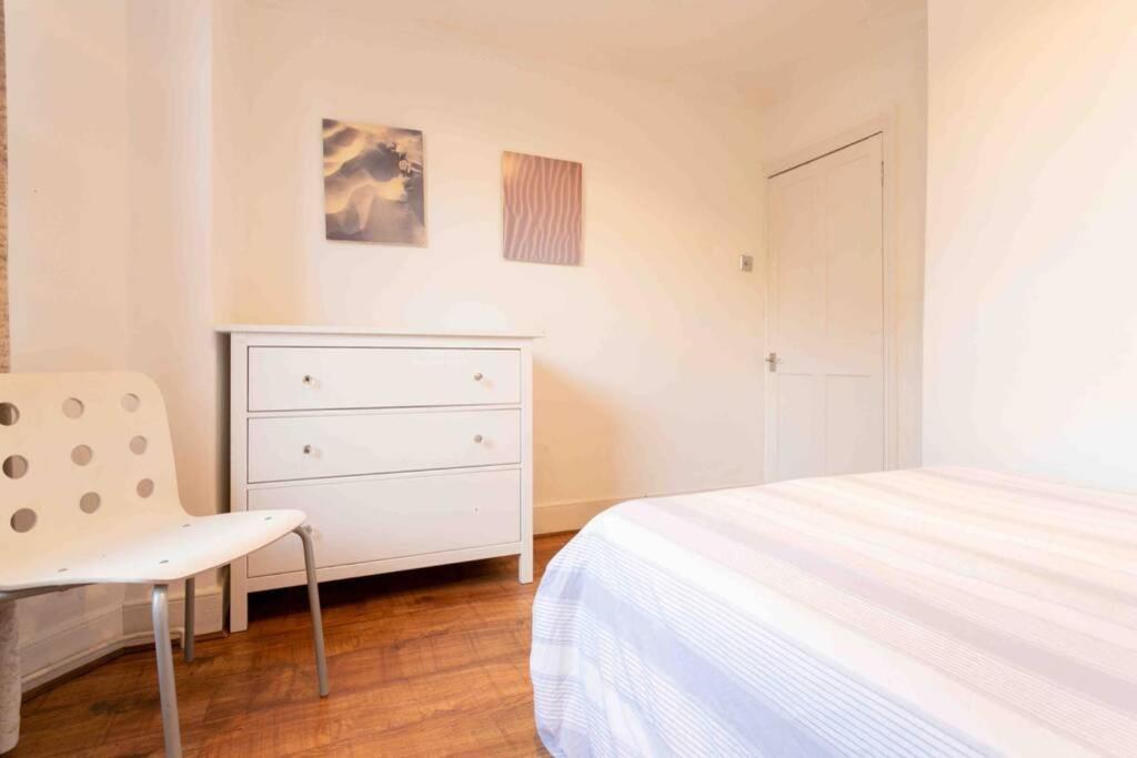 Large 3 Bedroom modern apartment close to central London Finchley Exterior foto