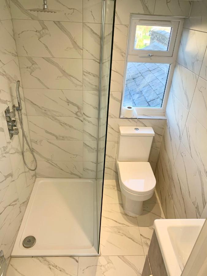 Large 3 Bedroom modern apartment close to central London Finchley Exterior foto