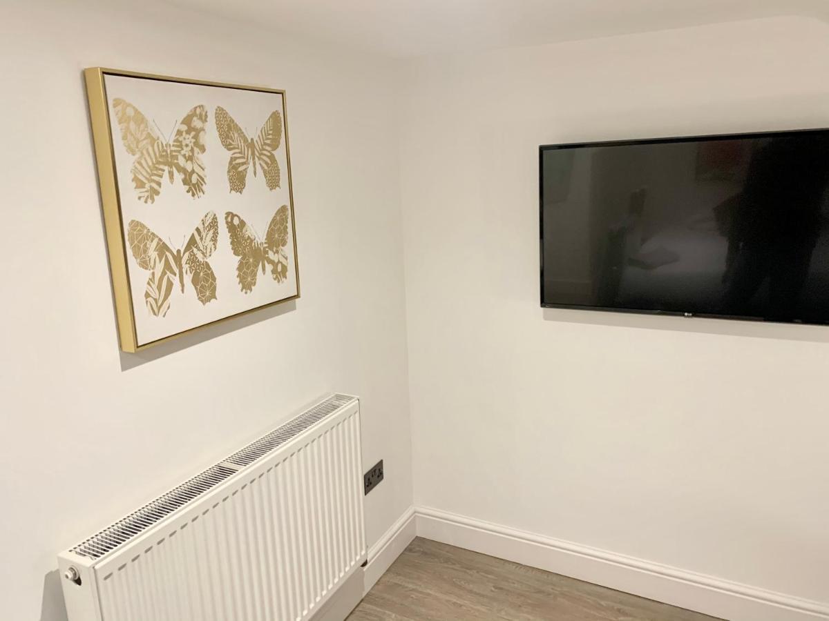 Large 3 Bedroom modern apartment close to central London Finchley Exterior foto