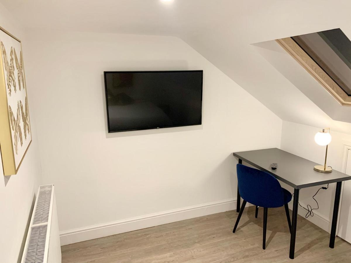 Large 3 Bedroom modern apartment close to central London Finchley Exterior foto